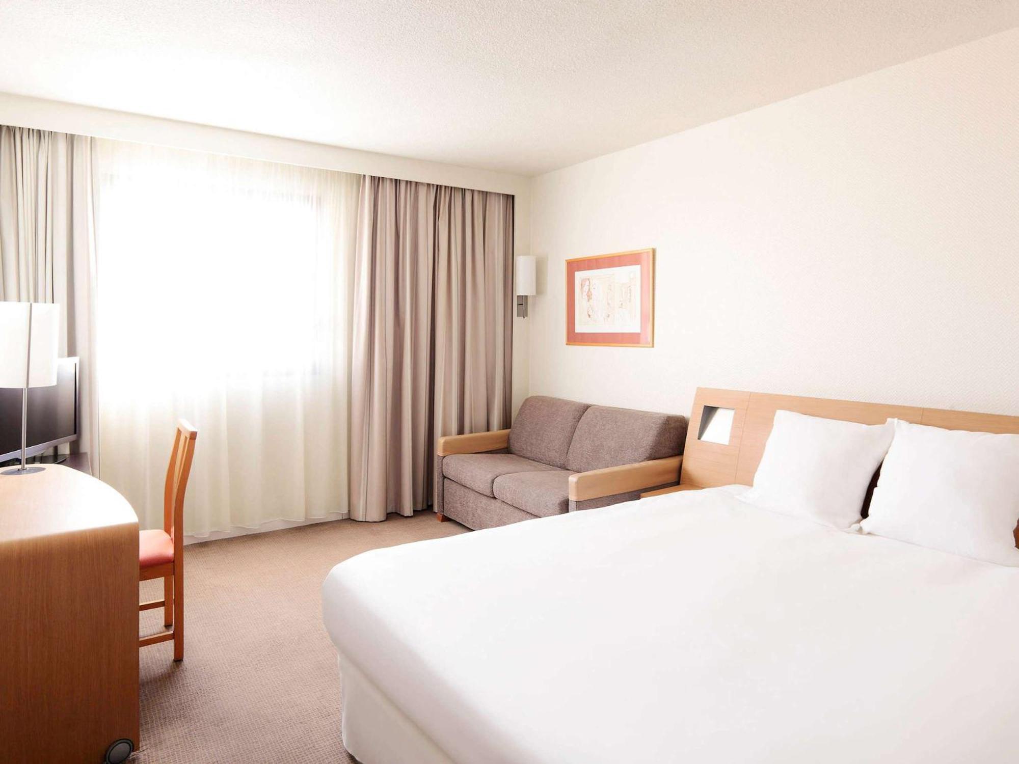 Novotel Atria Nimes Centre Exterior foto