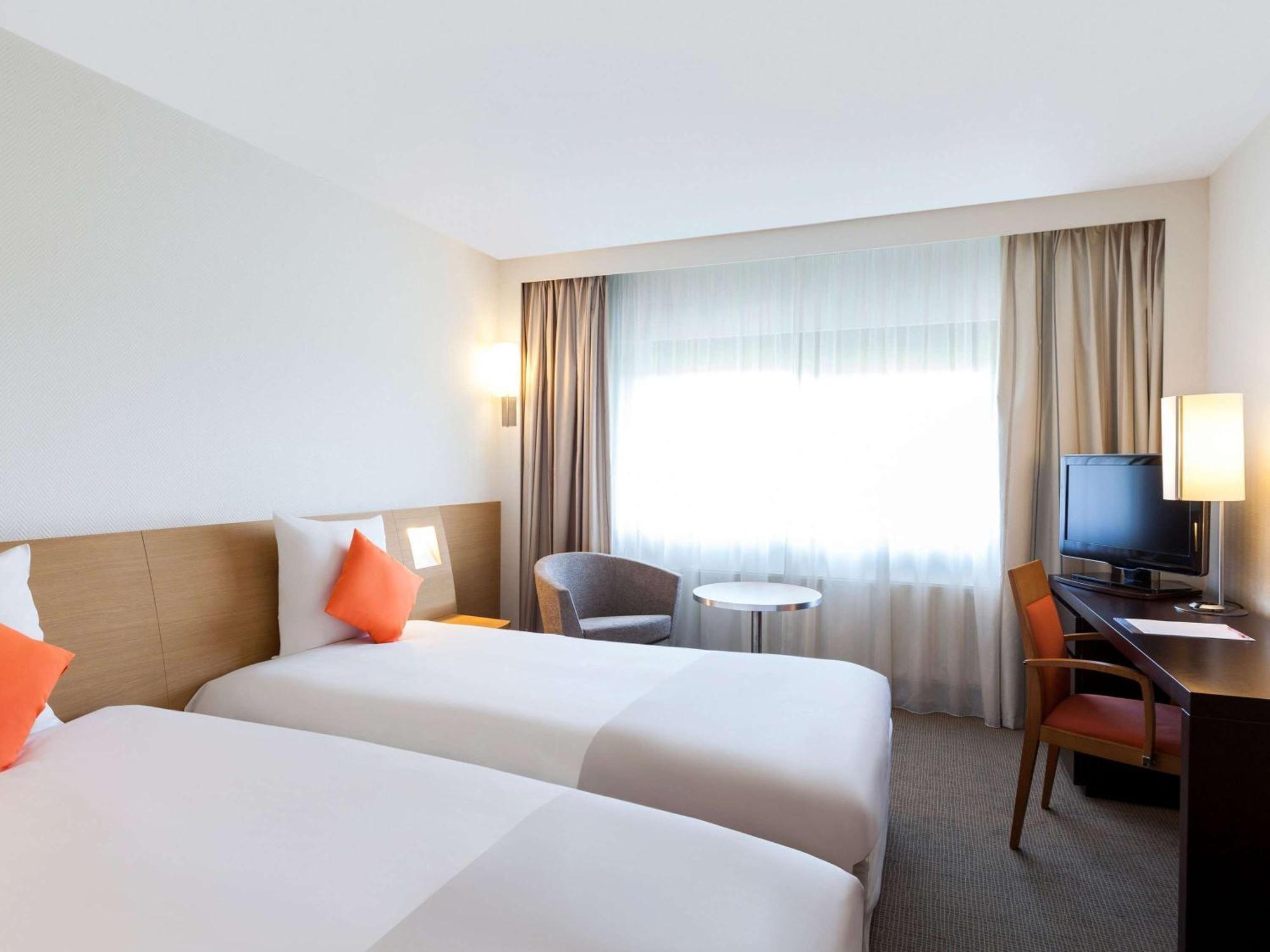 Novotel Atria Nimes Centre Exterior foto